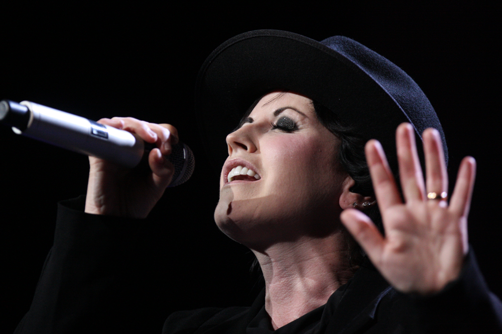L’ultimo saluto a Dolores O’Riordan, voce dei The Cranberries