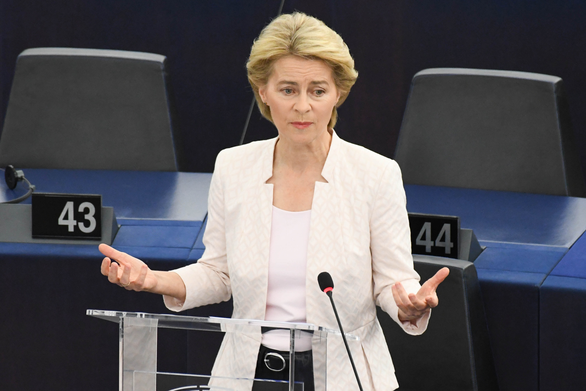 Von der Leyen eletta di stretta misura presidente della Commissione UE