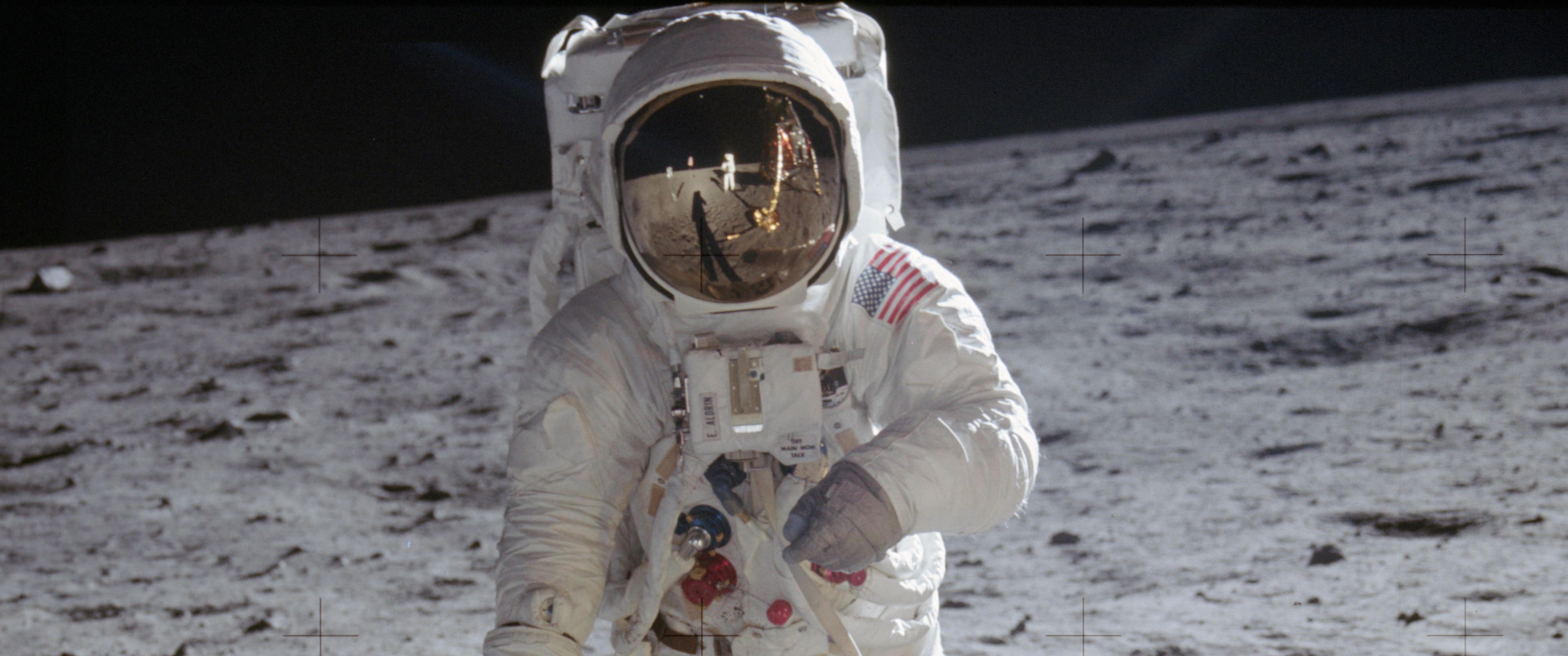 21 luglio 1969: l’uomo è sulla Luna. I ricordi di chi c’era e la pagine della “Voce” dedicate allo storico evento