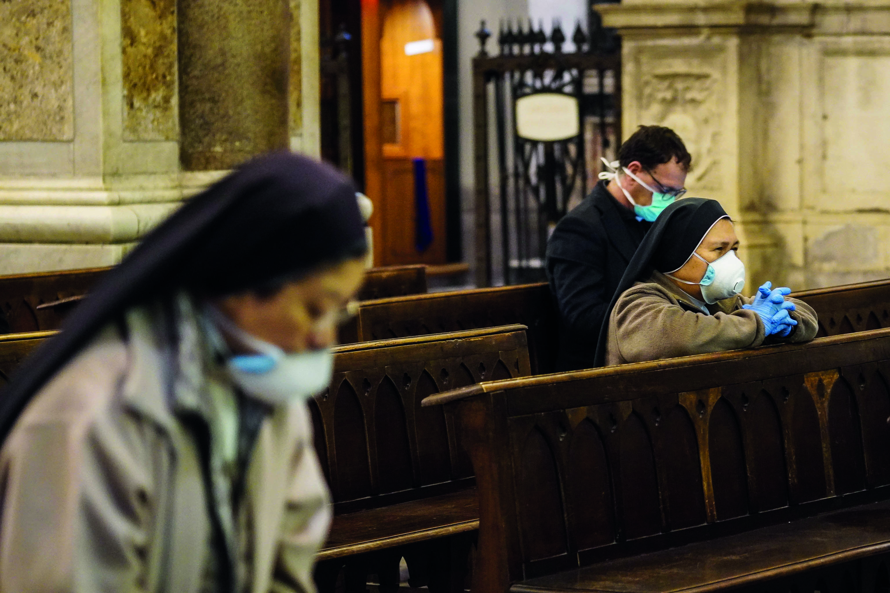«Noi ciechi discriminati dal nuovo protocollo per le messe»