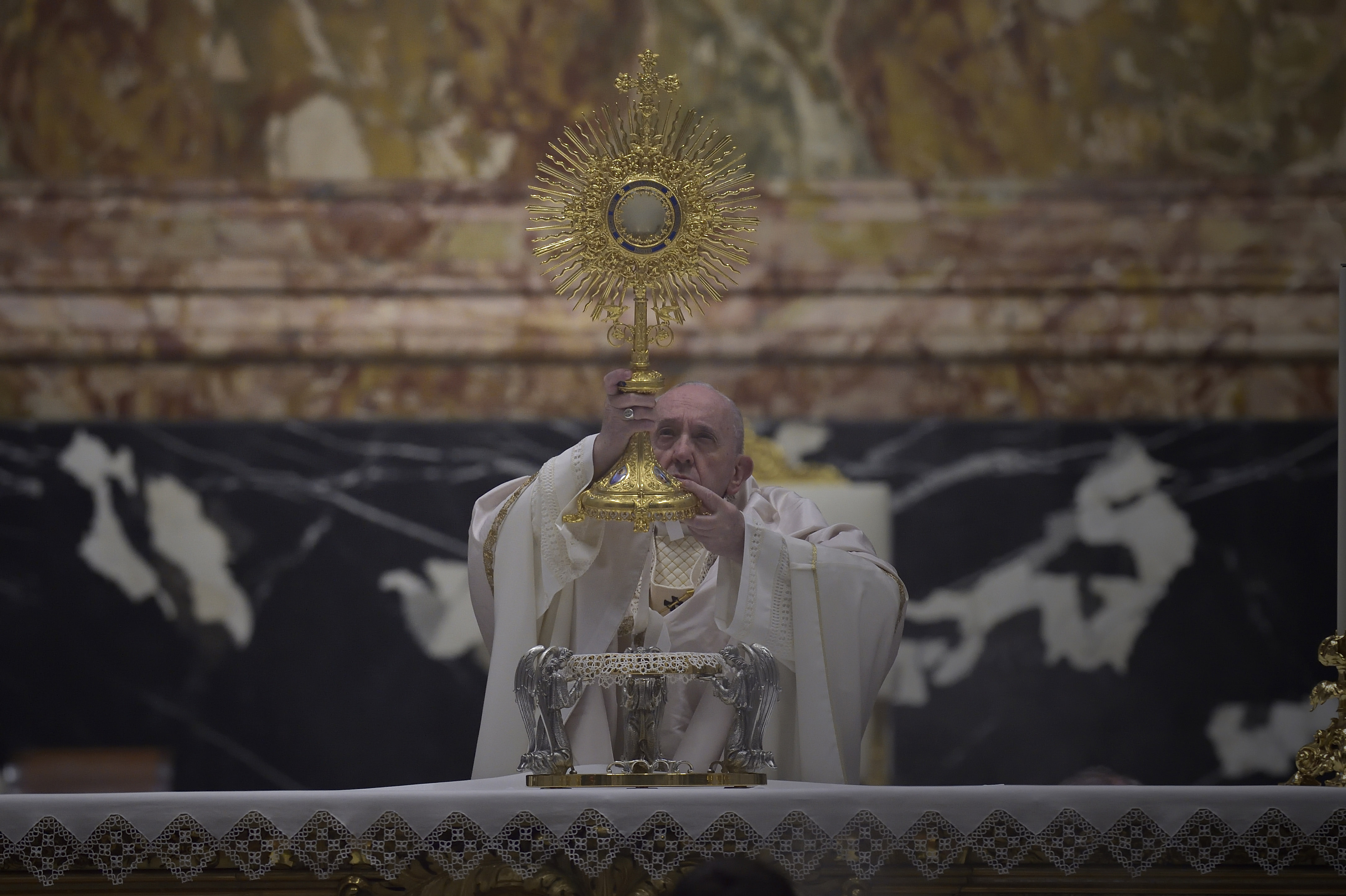 Continuiamo a stupirci per la bellezza della Liturgia