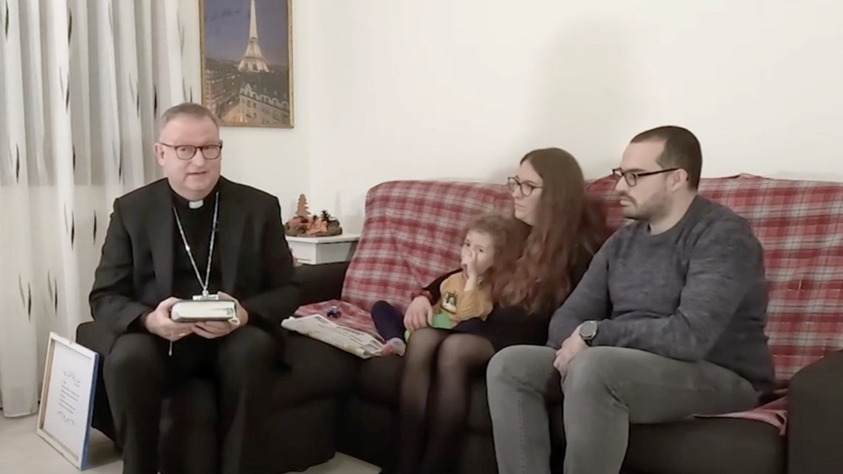 La famiglia al centro degli auguri natalizi del Vescovo Giuliano