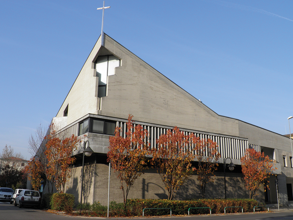 Sant’Andrea come una rock band. Compie 50 anni la parrocchia nata in un garage