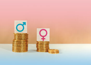Nel Vicentino le donne guadagnano 30 euro al giorno in meno rispetto agli uomini. Scopriamo perché.