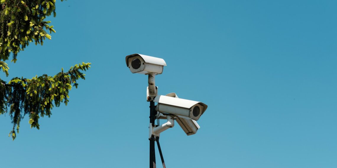 Inferriate e telecamere