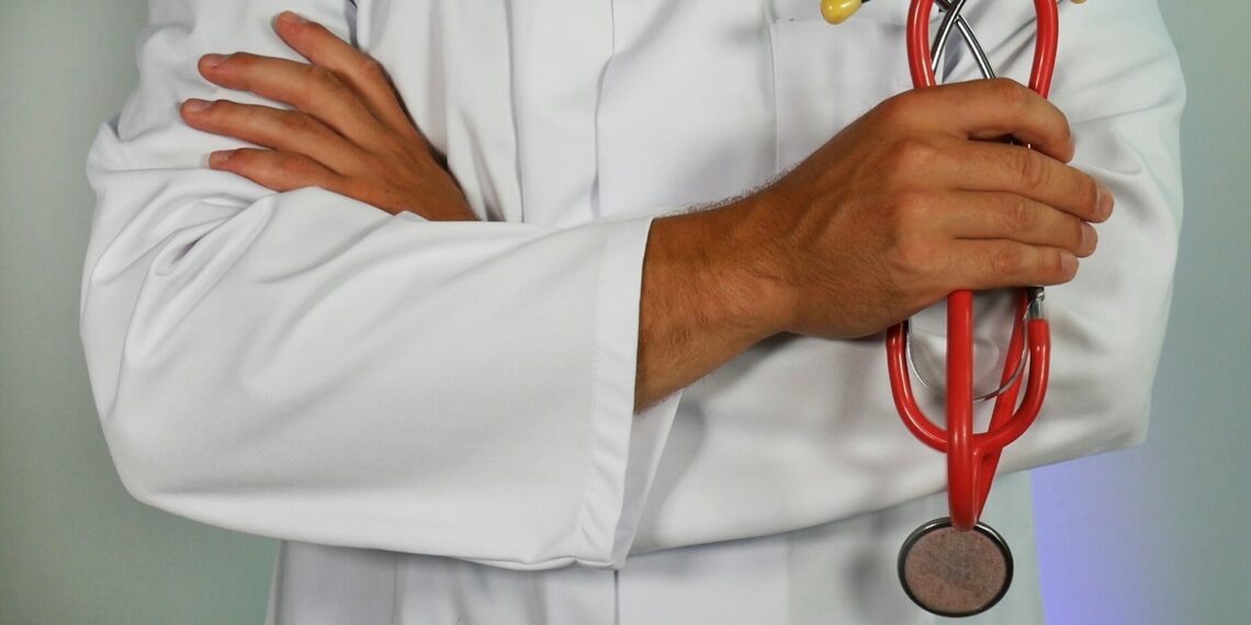 L’allarme dei medici: «La sanità pubblica sta crollando»