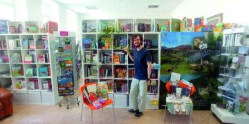 “Smuovere” la montagna portando libri e cultura: è la sfida di Lorenzo