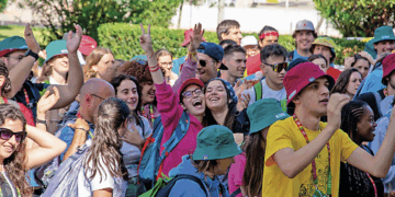 I pullman dei Pellegrini di Speranza scaldano i motori