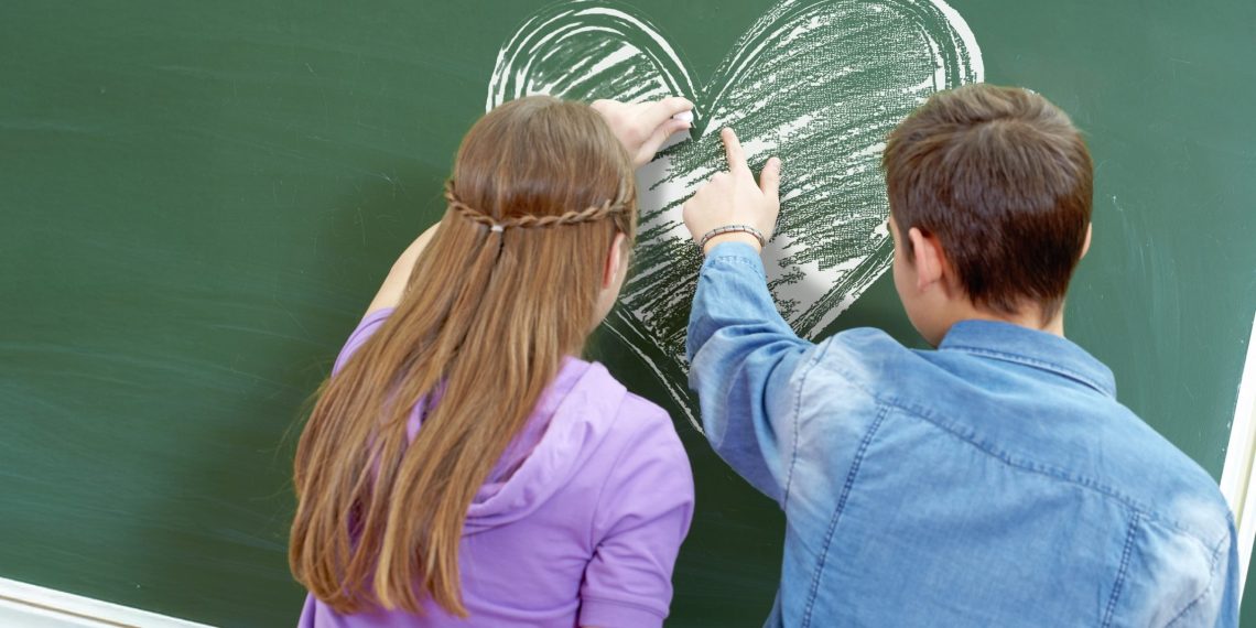 Educazione sessuale alle medie: «Un errore limitare le scuole»