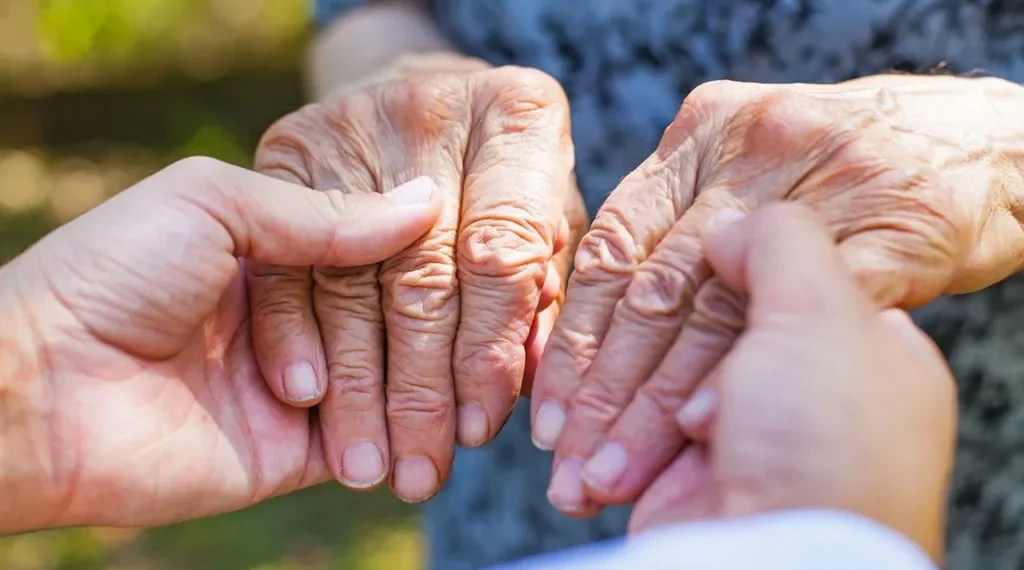 Giornata per il Parkinson: «Facciamo rete e sosteniamo le famiglie dei malati»