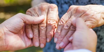 Giornata per il Parkinson: «Facciamo rete e sosteniamo le famiglie dei malati»