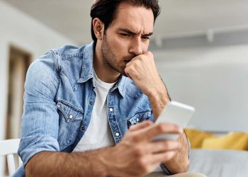 Sempre connessi ma senza fiducia