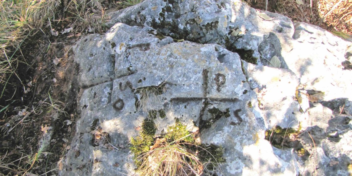 Croci confinarie, i “termini” fra i Comuni del Summano: la ricerca ventennale di un gruppo di archeologi
