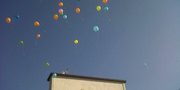 Rachele non c’è più ma i compagni la festeggiano con una cena di beneficenza