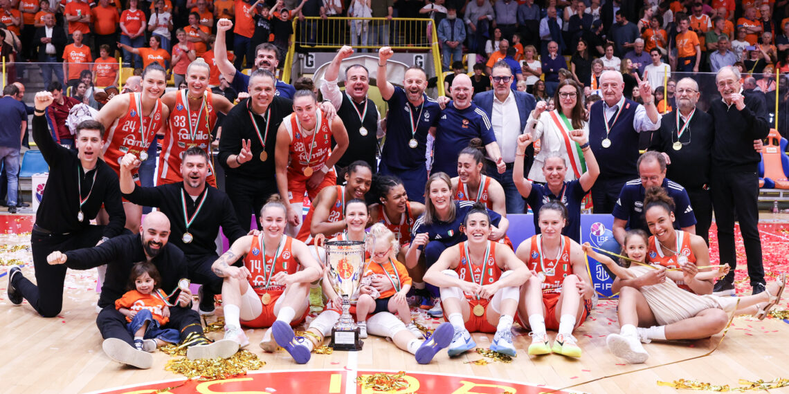 Le ragazze del Famila Schio si sono portate casa un altro scudetto e con questo sono 14