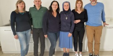 Suor Elisabetta Bresciani, suora lavoratrice che porta il velo in azienda