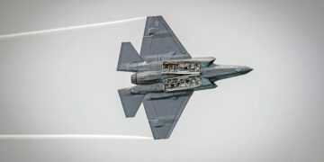 Dai motori per gli F35 ai “satelliti spia”, l’industria della guerra nel Vicentino