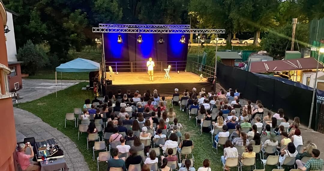 Con Terrestri d’Estate il giardino del Teatro Astra diventa luogo di incontro tra teatro, giovani e comunità