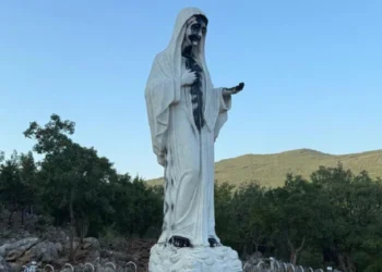 Medjugorie, profanata una statua della Regina della Pace. La Chiesa prepara l’atto di riparazione