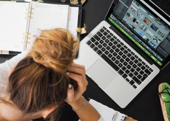 Salute digitale, come gli schermi influenzano vista, postura e concentrazione