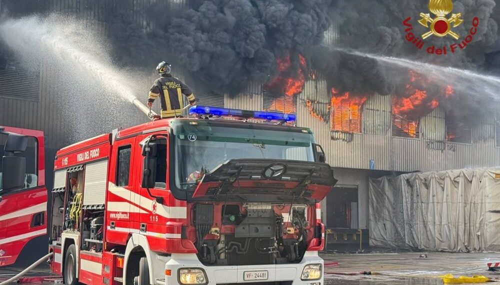 L’incendio all’azienda Deroma di Malo è stato spento, ora si attendono le analisi dell’aria